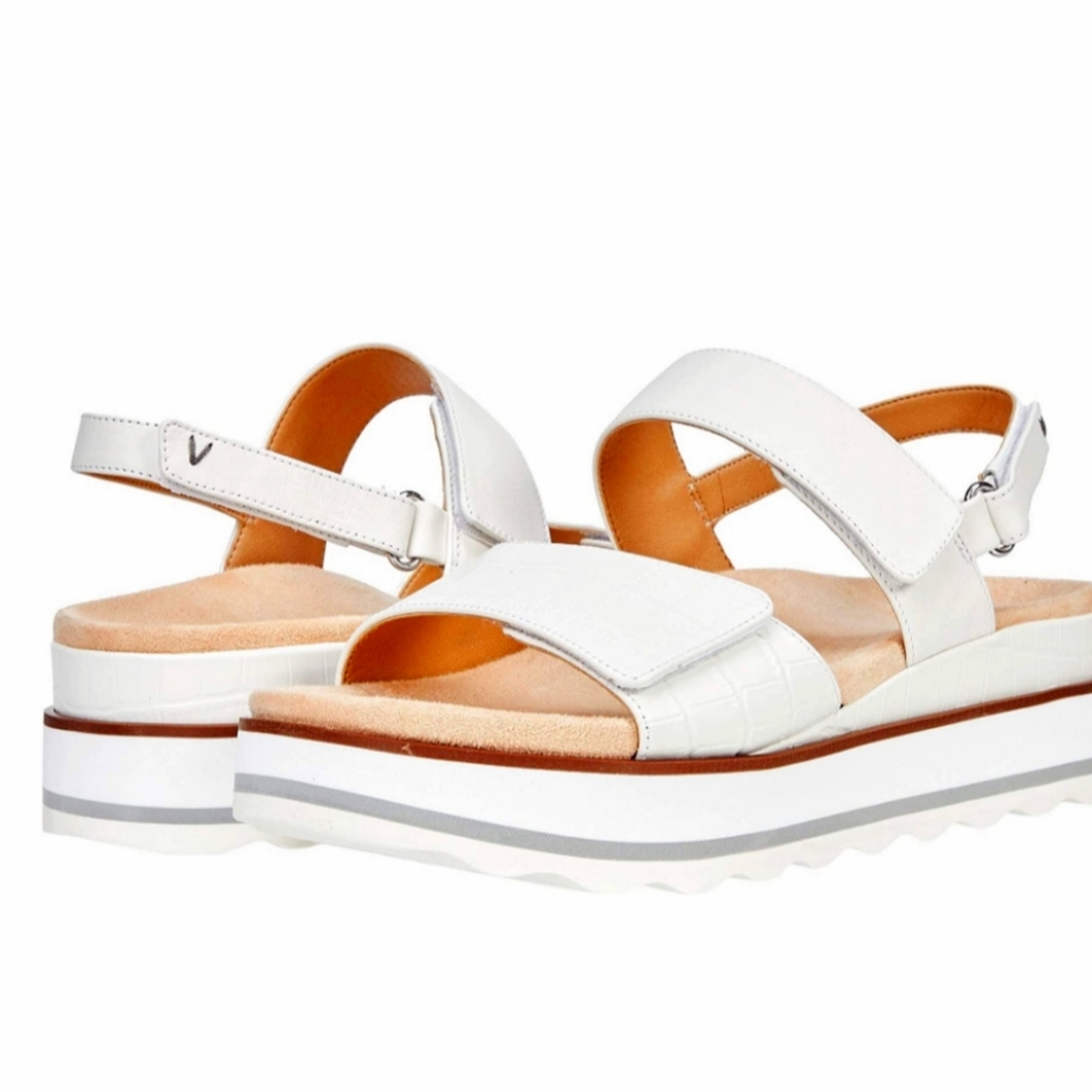 VIONIC BRIELLE WHITE WEDGE SANDAL...Size 8M